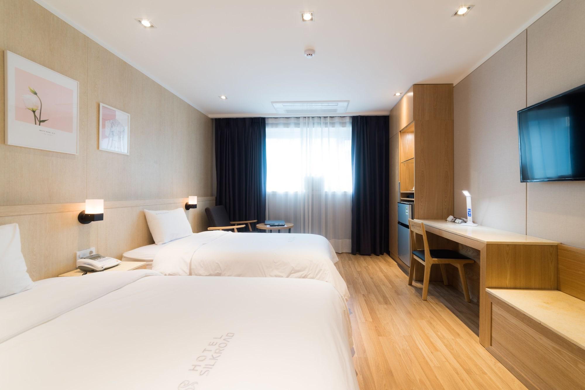Reborn Suwon Silkroad Hotel Exterior foto
