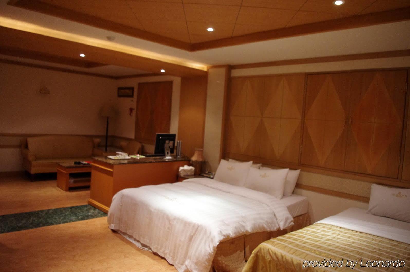 Reborn Suwon Silkroad Hotel Exterior foto