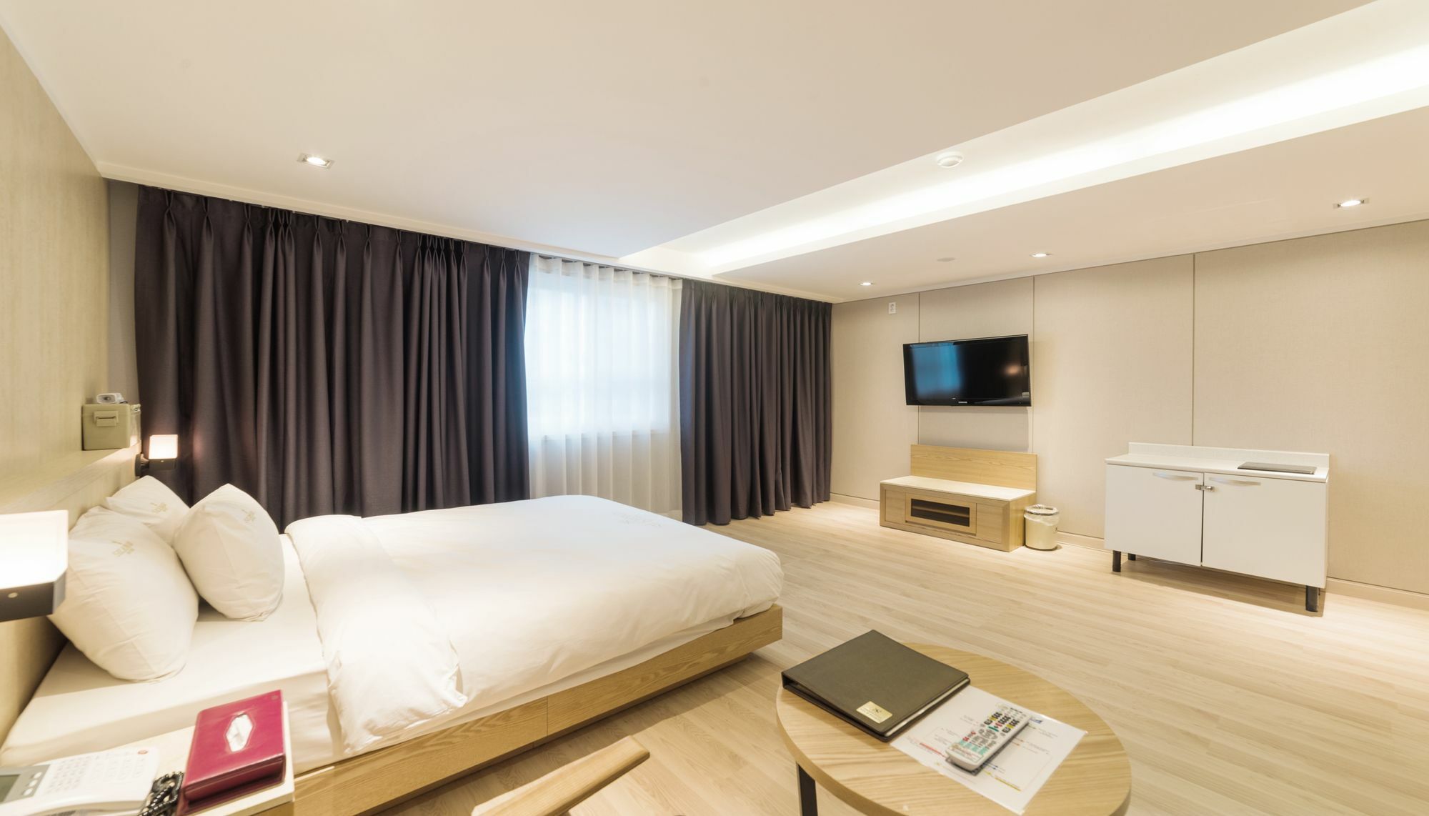Reborn Suwon Silkroad Hotel Exterior foto