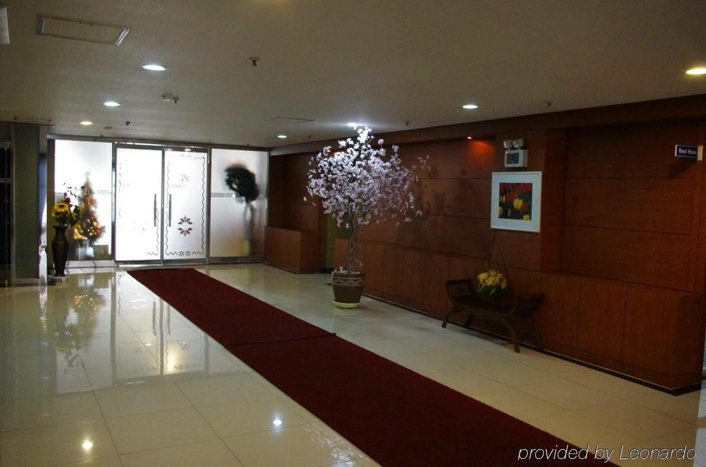 Reborn Suwon Silkroad Hotel Exterior foto